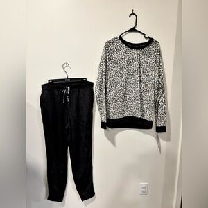 Muk Luks Super Snuggly Black and White Leopard Pajama Set